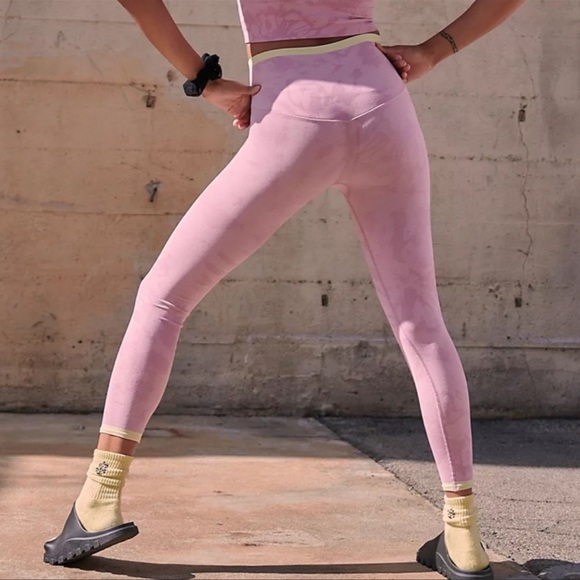 Free People Movement Think Twice leggings Dew Drop Pink M/L - Picture 1 of 4